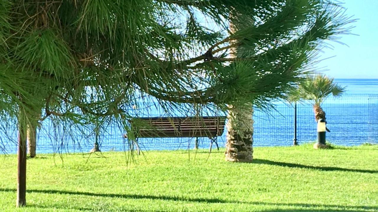 Mi Capricho Beachfront- 3-7 Apartment With Sea Views Sitio de Calahonda المظهر الخارجي الصورة